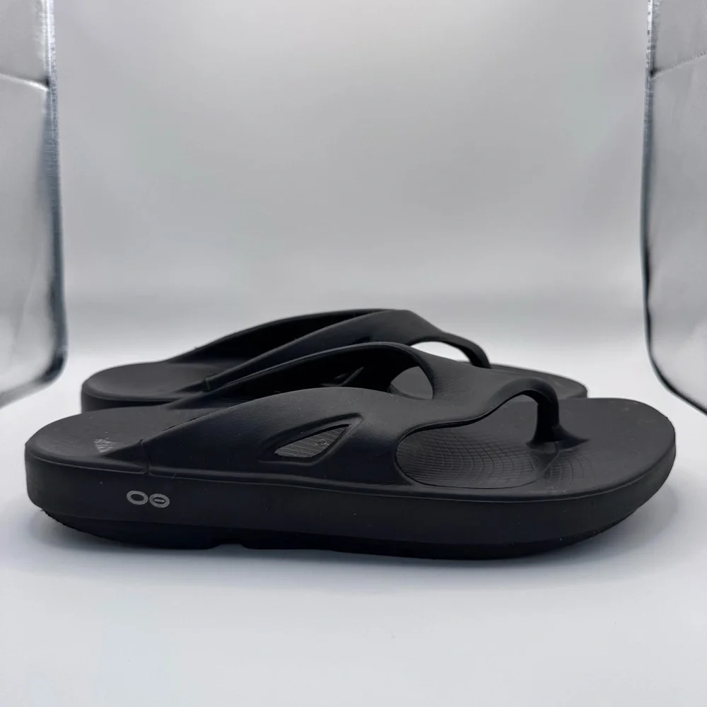 Oofos Recovery Sandals Black Men 11 woman’s 13 very comfortable good condition